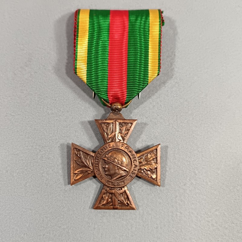 FRANCE MEDAILLE OU CROIX DES COMBATTANTS VOLONTAIRES DE LA GUERRE 1914-1918 CROIX GRAND MODULE